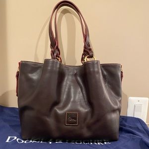 Dooney and Bourke NWT Florentine Large Zip Barlow